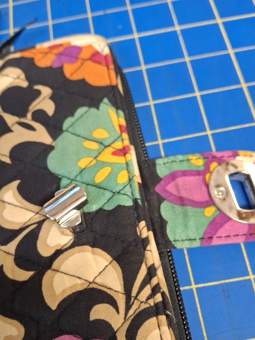 2011 Vera Bradley Suzani Quilted Floral Zip Wallet - Picture 14 of 14
